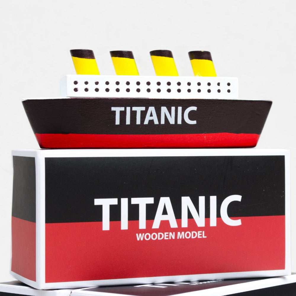 Mini Titanic Model